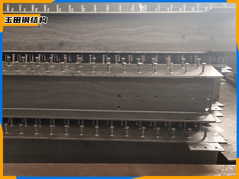 鋼結(jié)構(gòu)